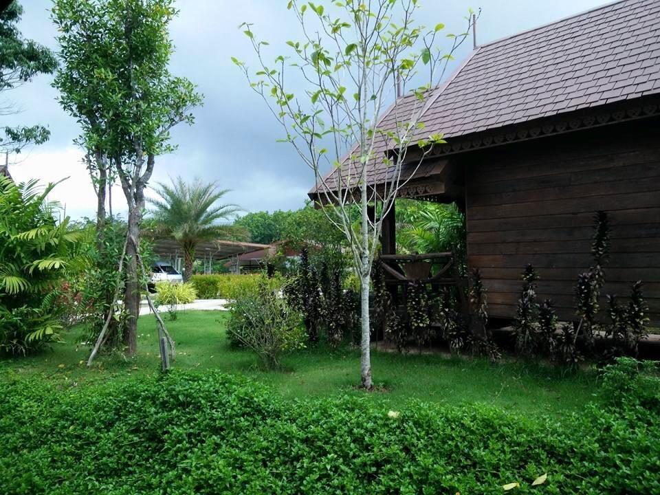 Burilamplai Resort Thung Yai Exterior photo